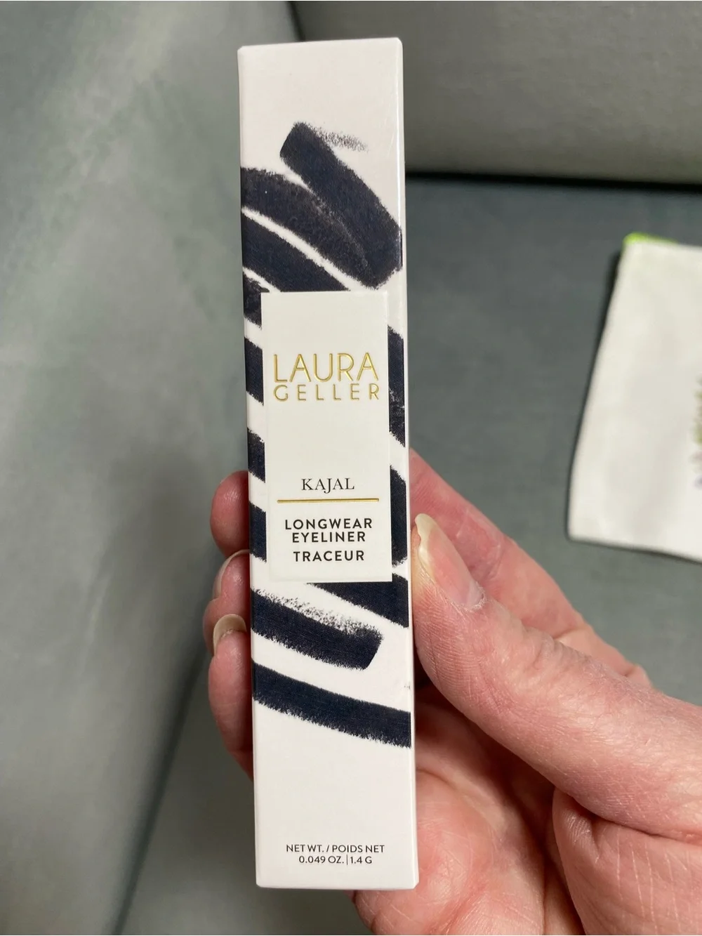 Laura Geller Makeup Set NWT in White Floral Eiffel Cosmetic Zippered Pouch
